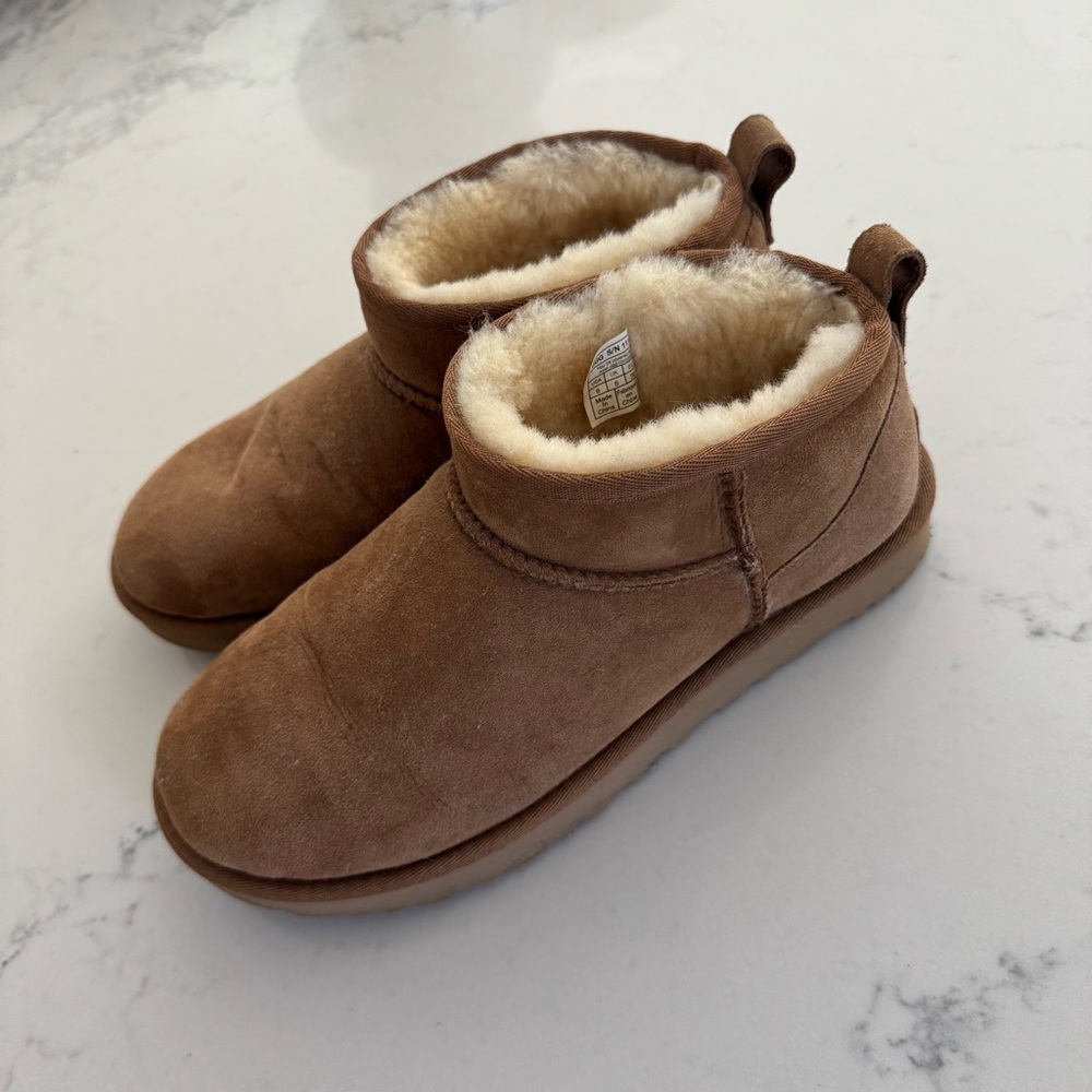 UGG Classic Ultra Mini Boots in Chestnut